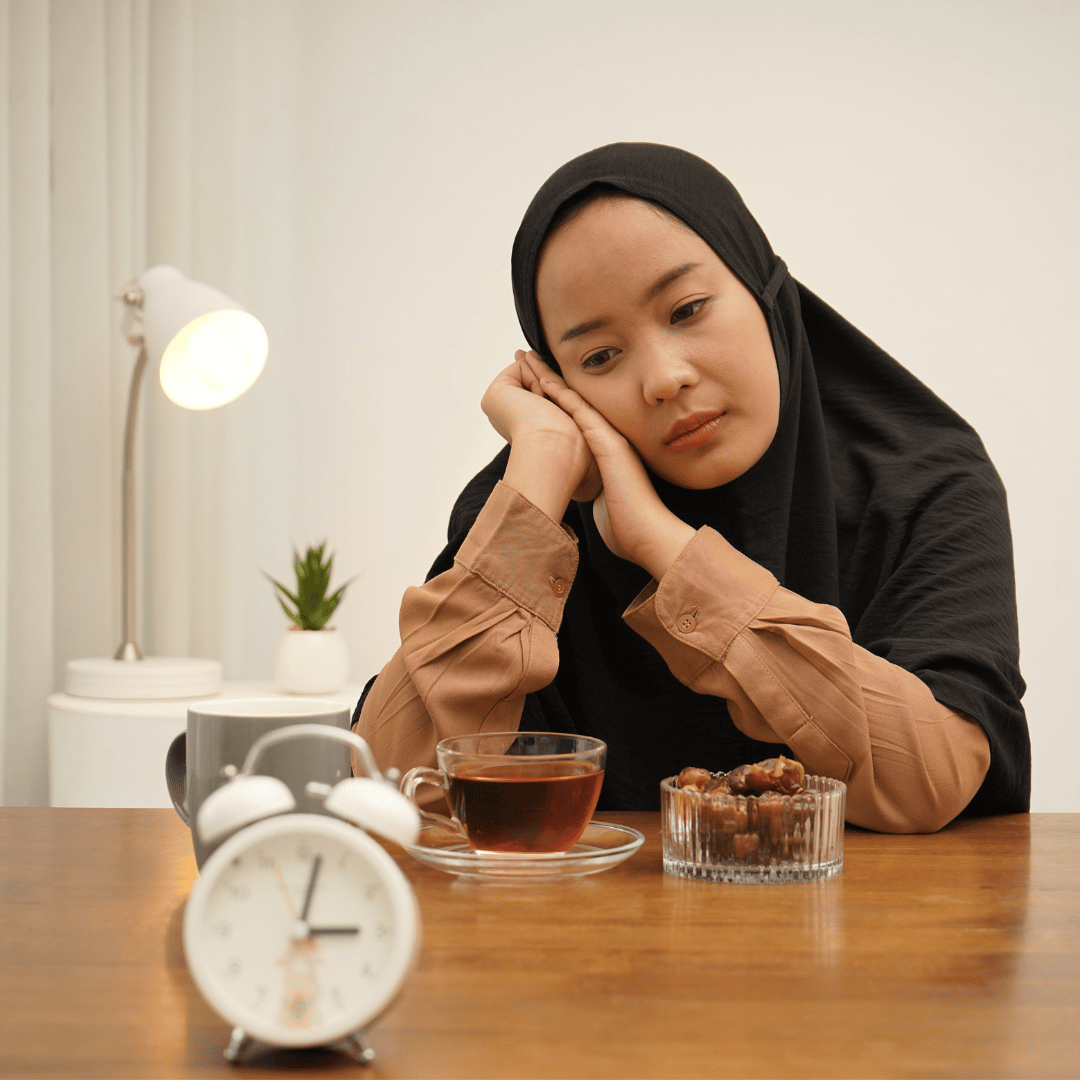 Kenapa Puasa Bikin Badan Lemas? Ini Penyebab & Solusinya