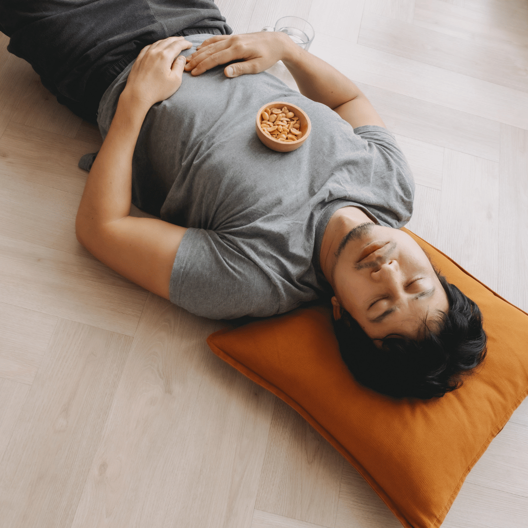 Tidur di lantai keramik tanpa alas